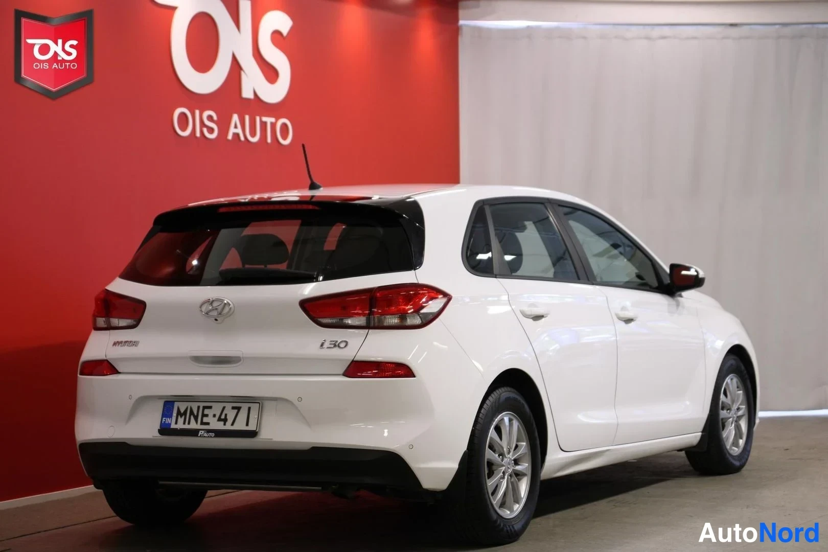 Valkoinen Hyundai i30 2018, takaa, kuva 8