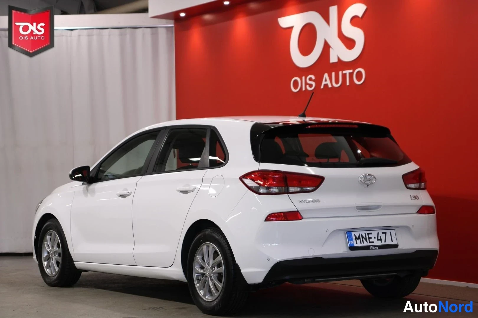 Valkoinen Hyundai i30 2018, takaviisto, kuva 5