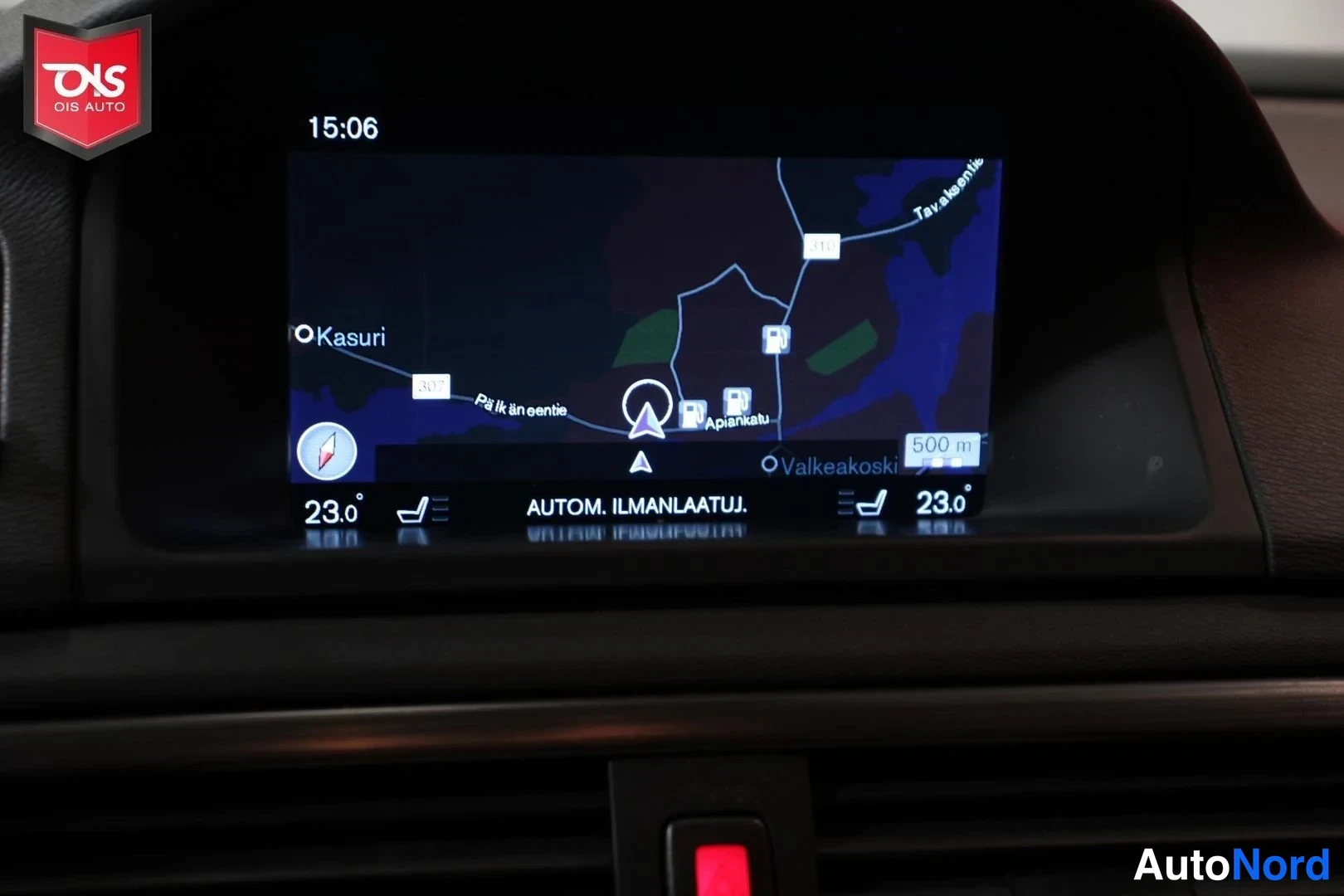 Musta Volvo V70 2016, yksityiskohta, kuva 21