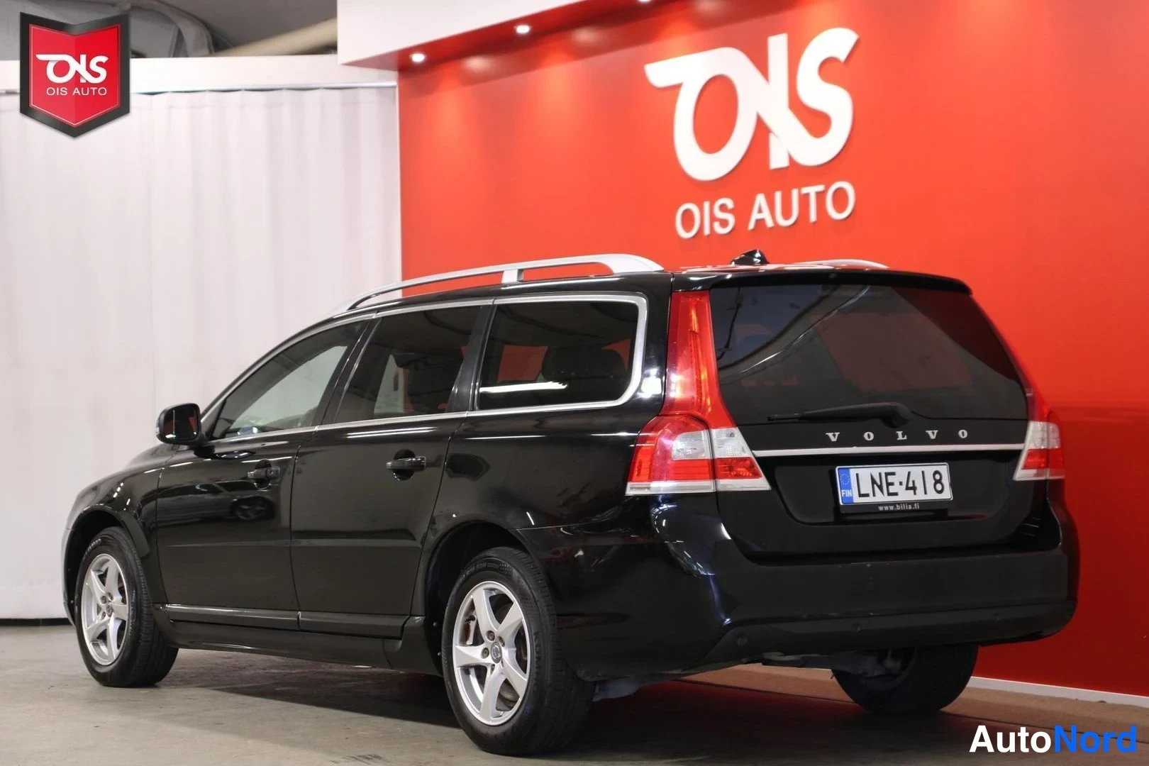 Musta Volvo V70 2016, takaviisto, kuva 7