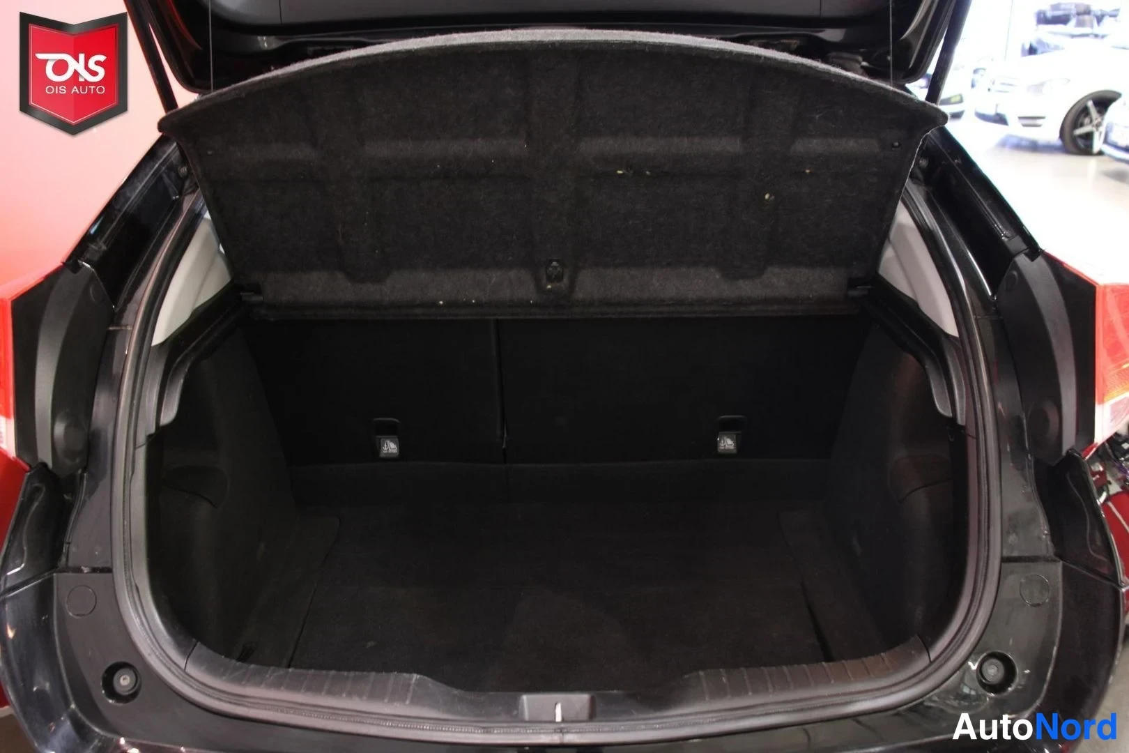 Musta Honda Civic 2013, tavaratila, kuva 15