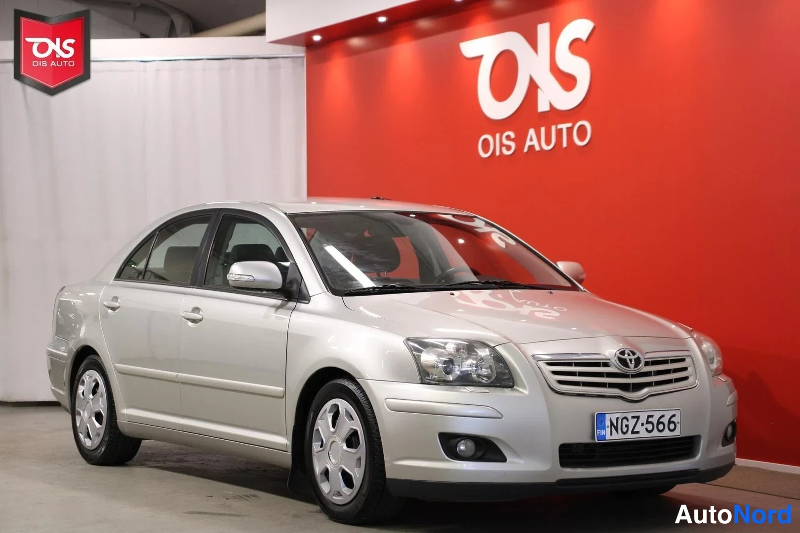 Hopea Toyota Avensis 2007, etuviisto, keula oikealle, kuva 3