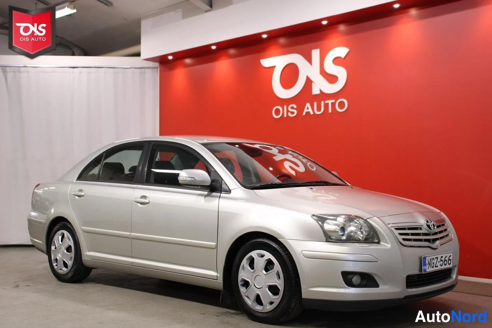 Hopea Toyota Avensis 2007, etuviisto, keula oikealle, kuva 4