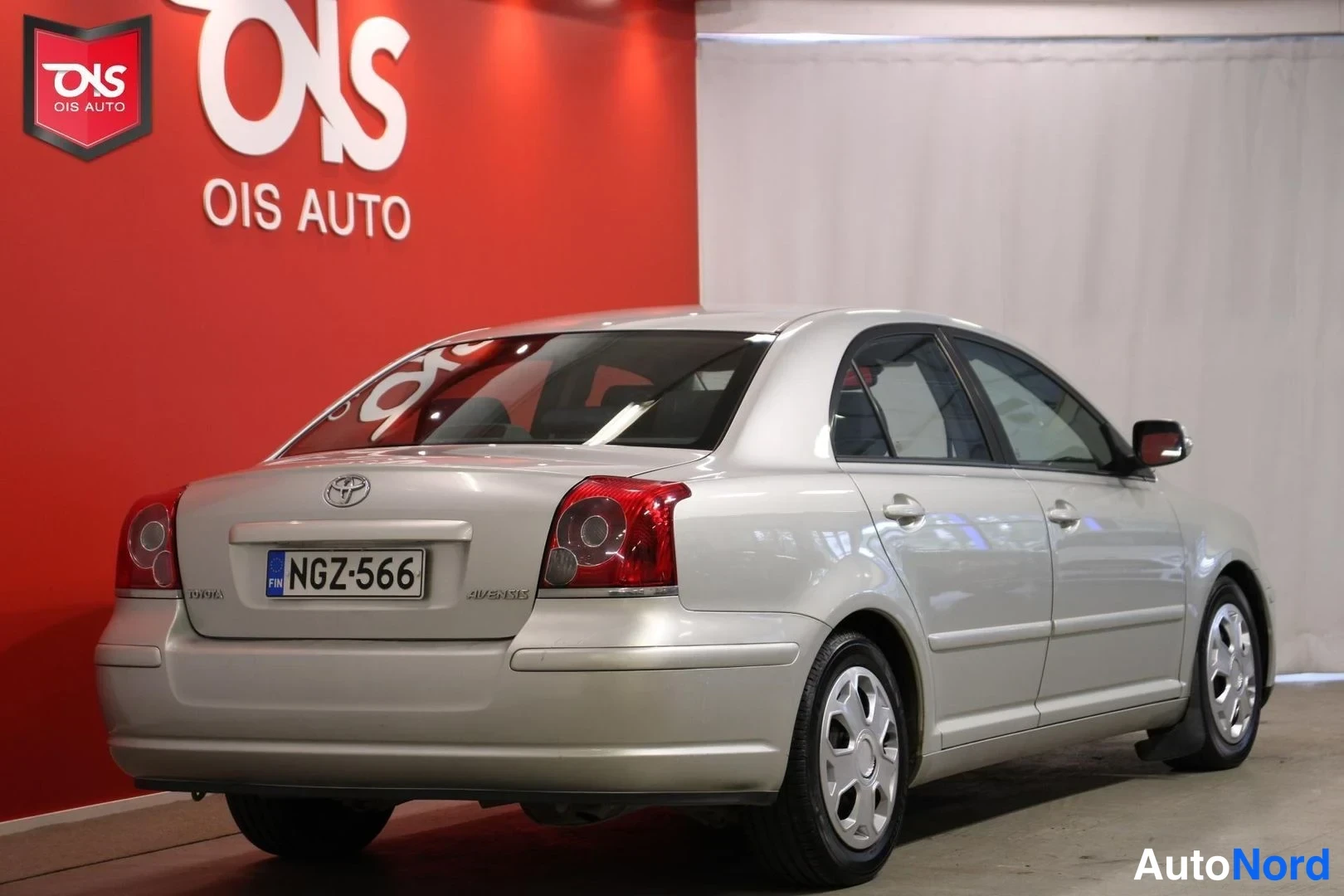 Hopea Toyota Avensis 2007, takaa, kuva 8
