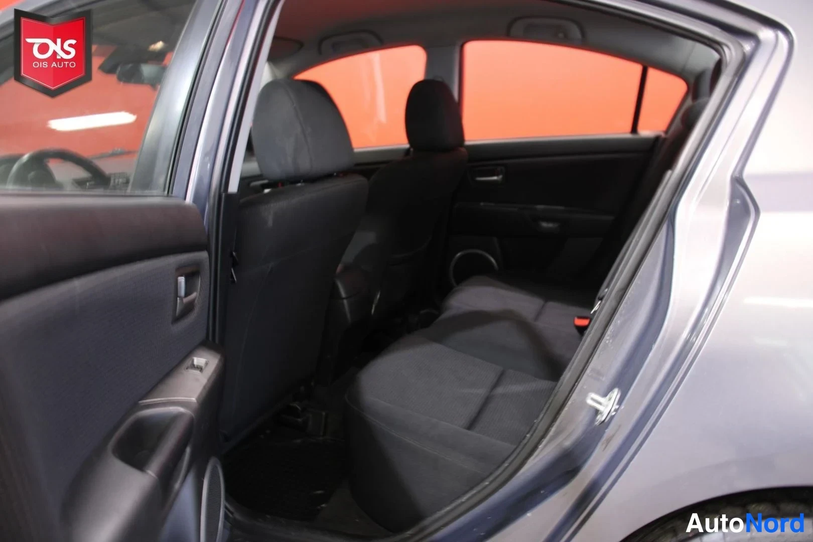 Harmaa Mazda 3 2007, takaistuimet, kuva 13