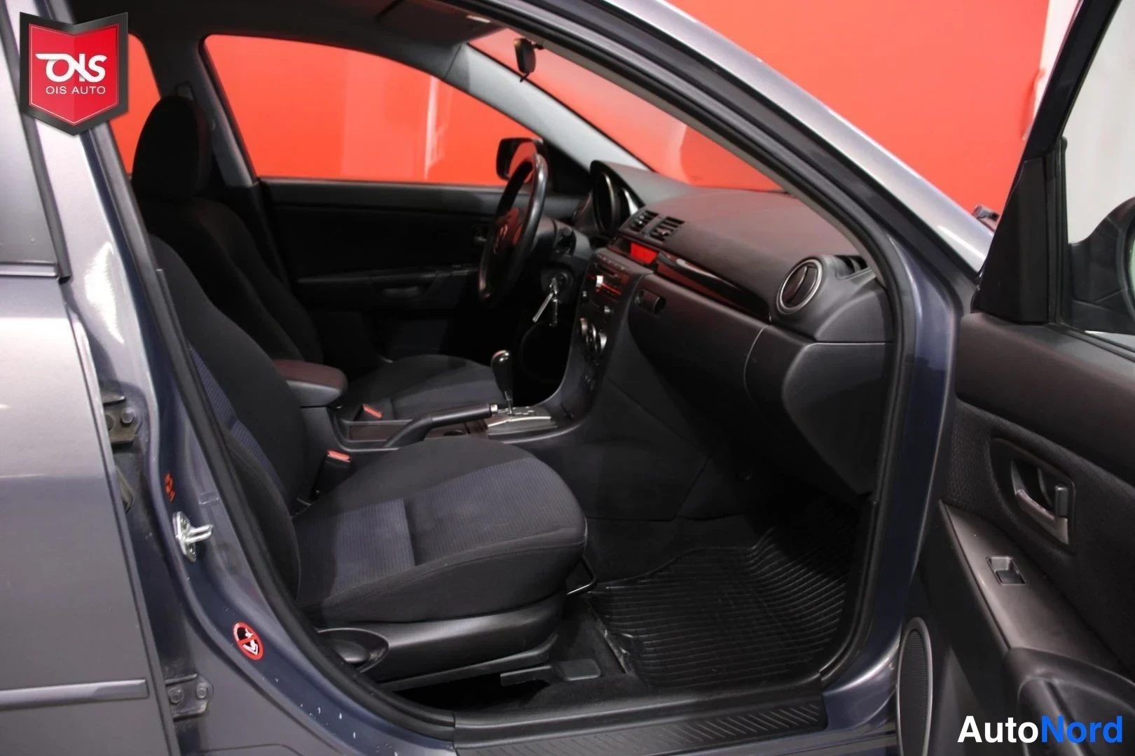 Harmaa Mazda 3 2007, ohjaamo, kuva 10