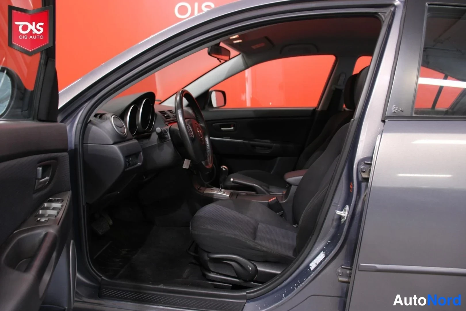 Harmaa Mazda 3 2007, ohjaamo, kuva 9