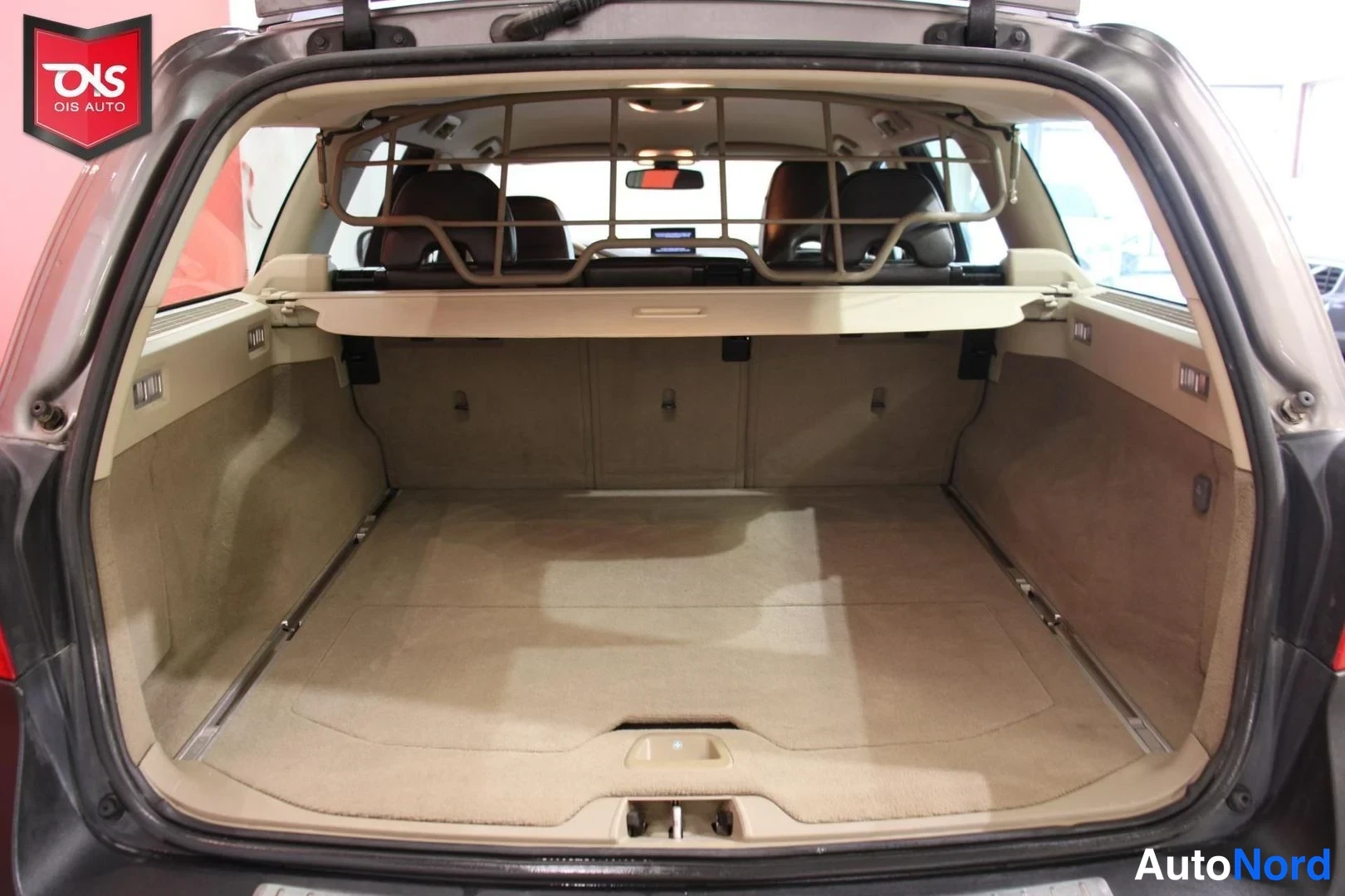 Ruskea Volvo XC70 2008, tavaratila, kuva 15