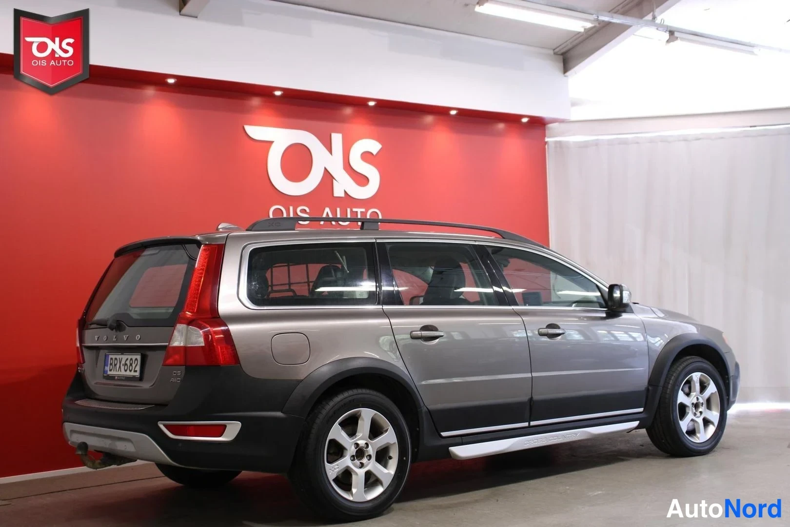 Ruskea Volvo XC70 2008, takaviisto, kuva 5