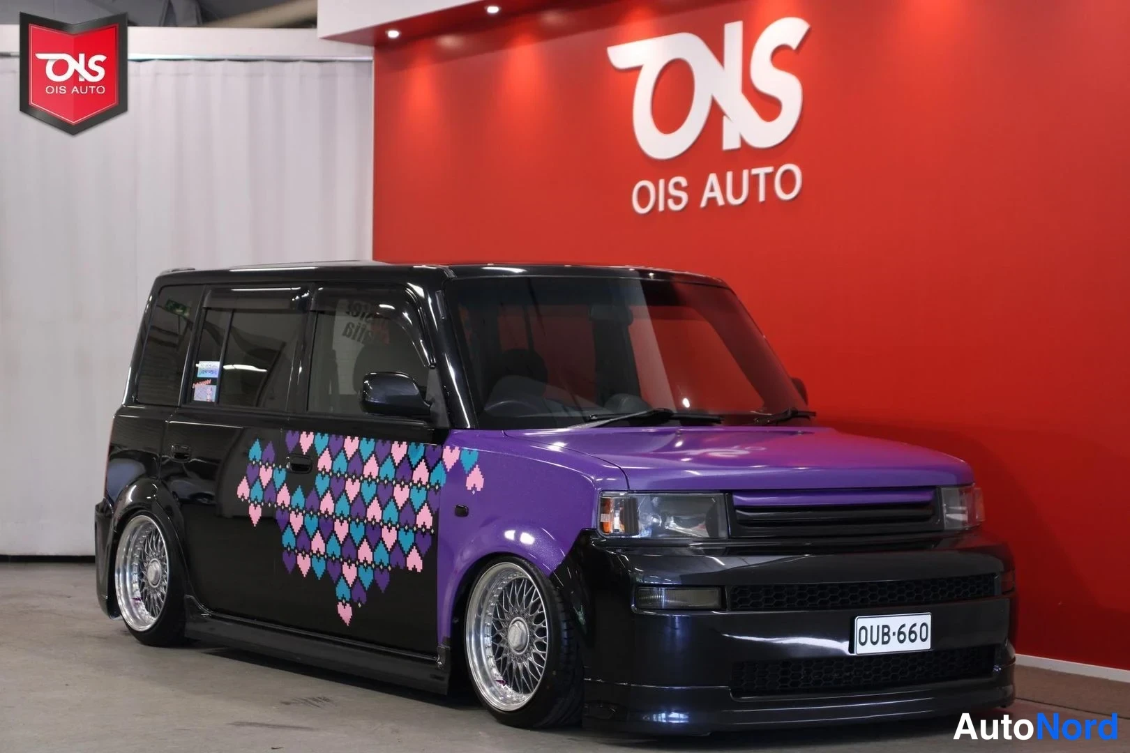 Musta Toyota BB 2000, etuviisto, keula oikealle, kuva 5