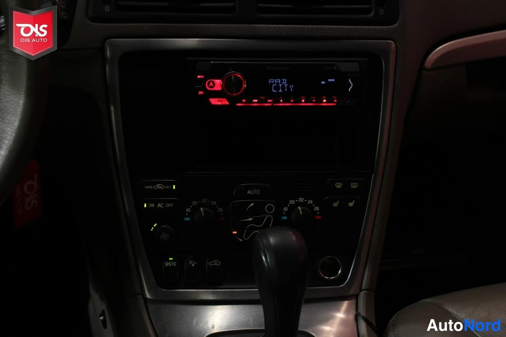 Musta Volvo XC70 2006, yksityiskohta, kuva 16