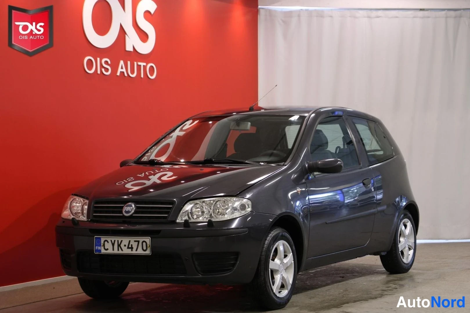 Harmaa Fiat Punto 2005, edestä, kuva 4