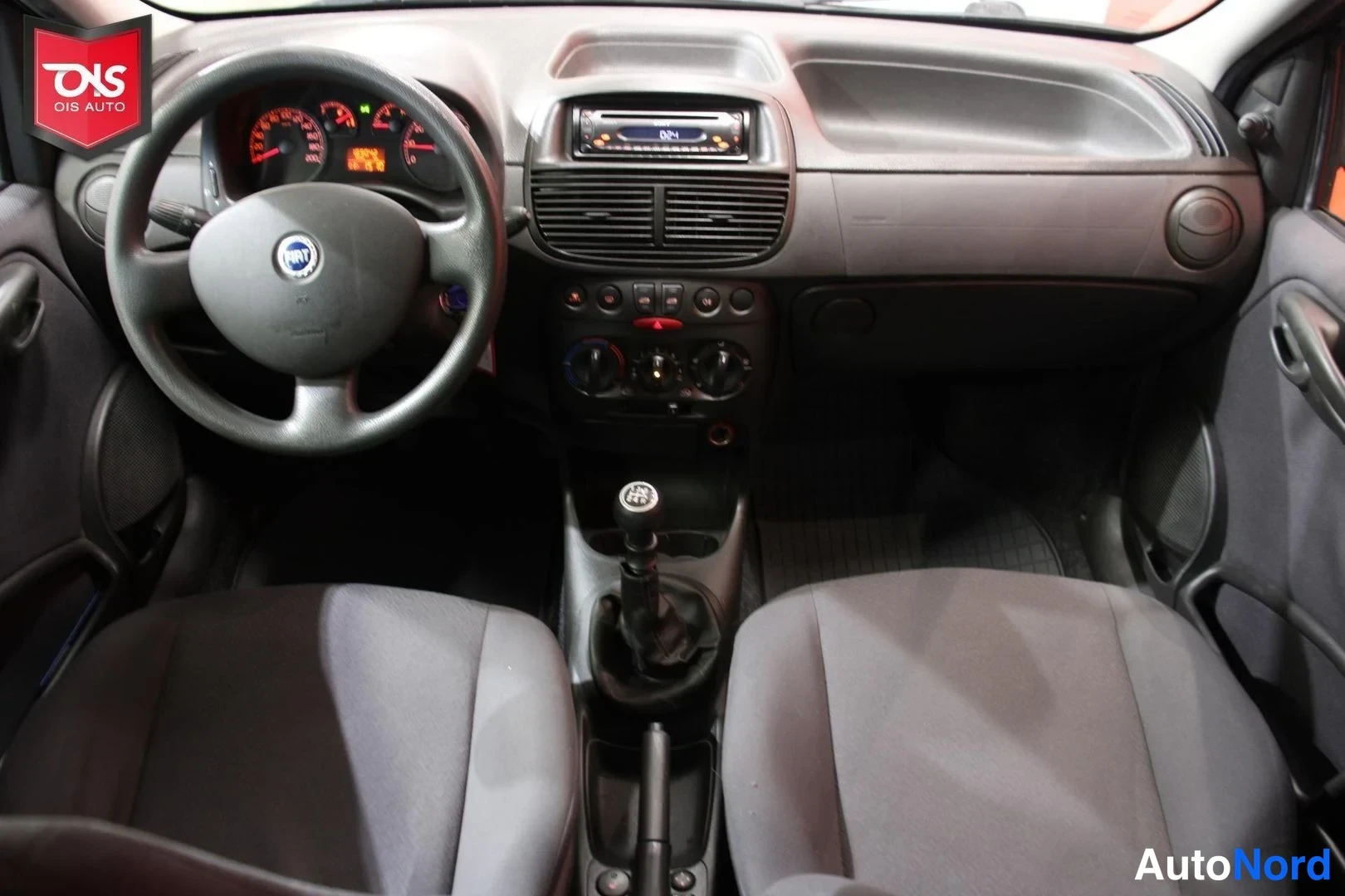 Harmaa Fiat Punto 2005, ohjaamo, kuva 9