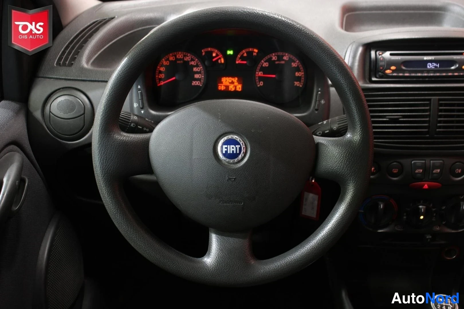 Harmaa Fiat Punto 2005, ohjaamo, kuva 10