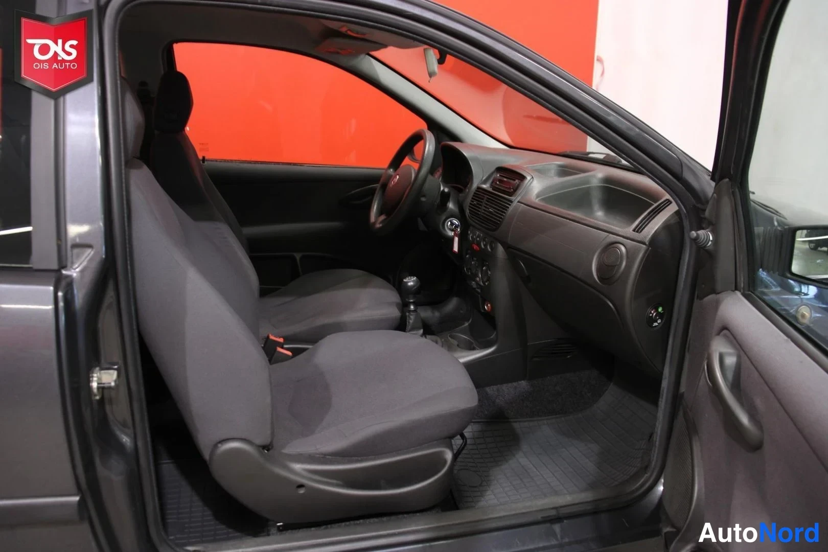 Harmaa Fiat Punto 2005, etuistuimet, kuva 12