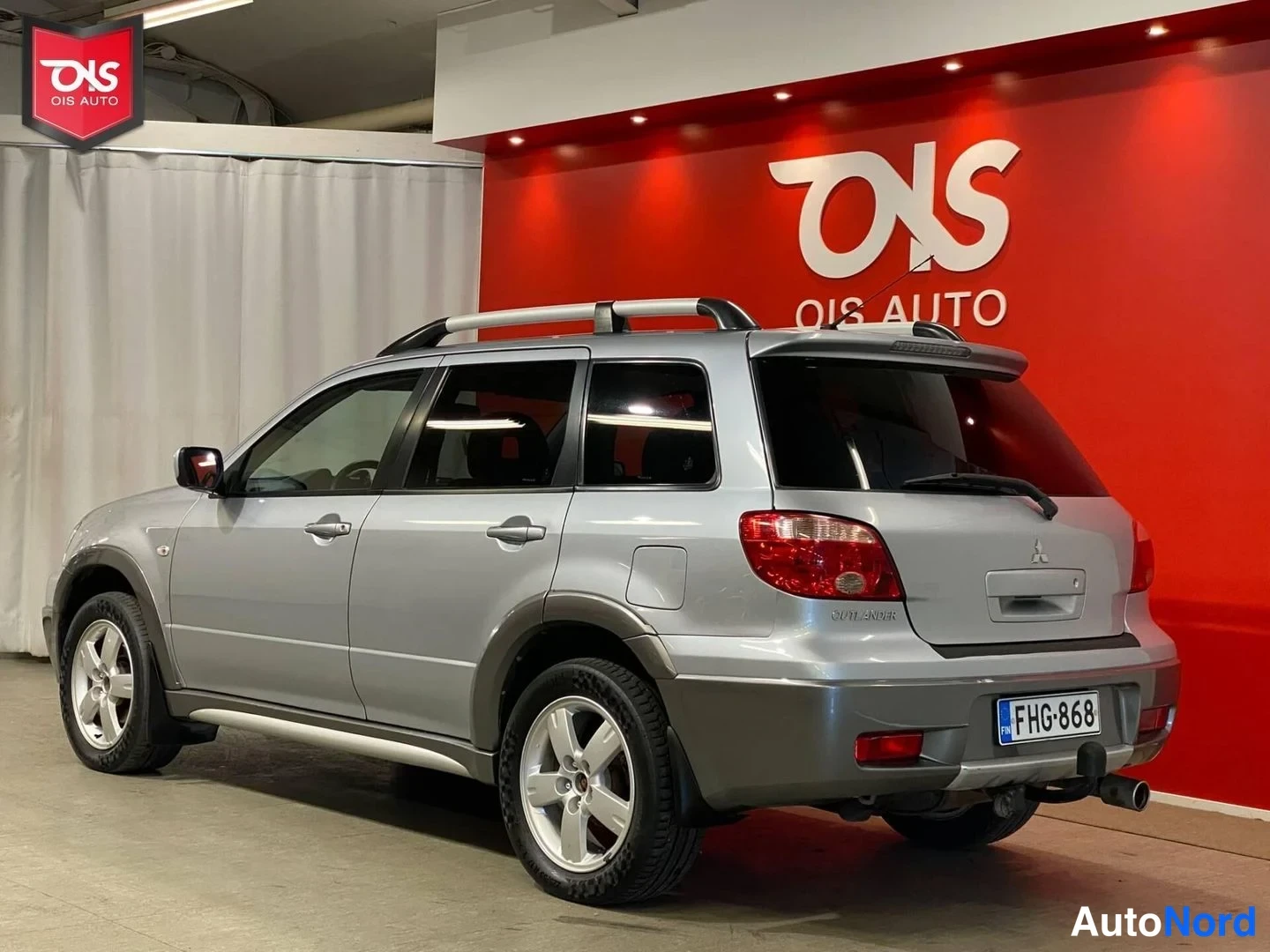 Harmaa Mitsubishi Outlander 2006, takaviisto, kuva 6