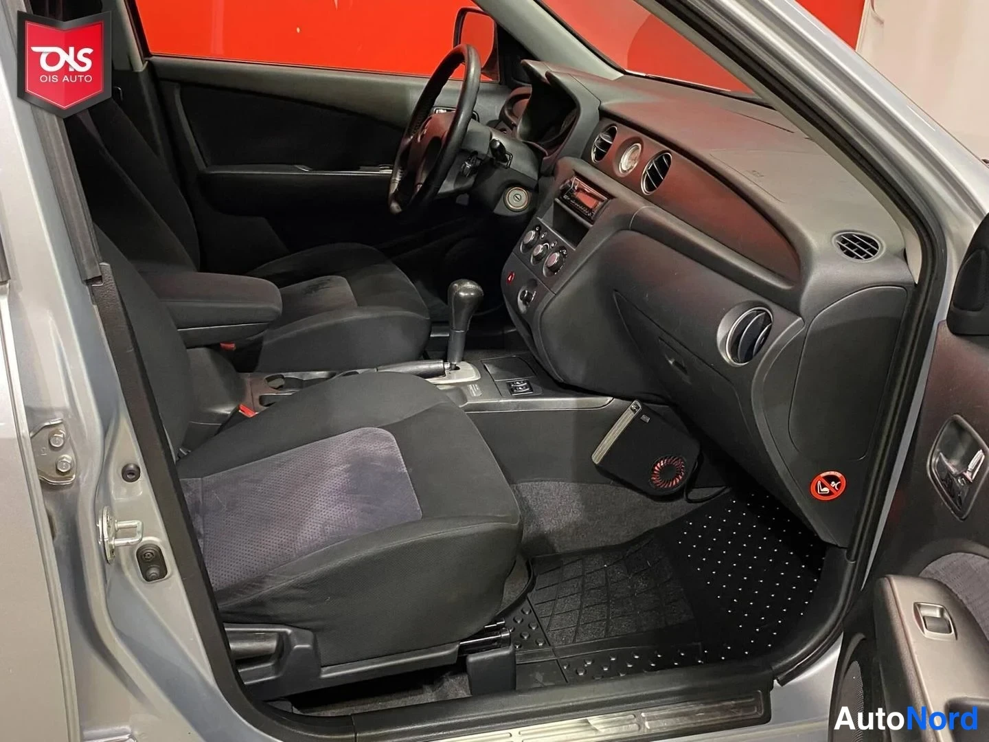 Harmaa Mitsubishi Outlander 2006, etuistuimet, kuva 10