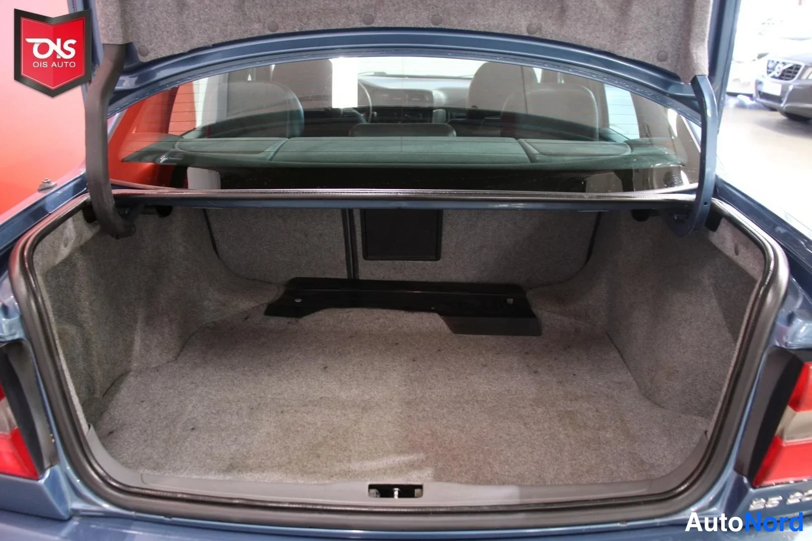 Sininen Volvo S70 1998, tavaratila, kuva 16