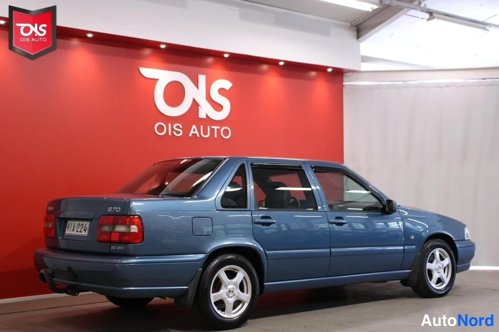 Sininen Volvo S70 1998, takaviisto, kuva 5