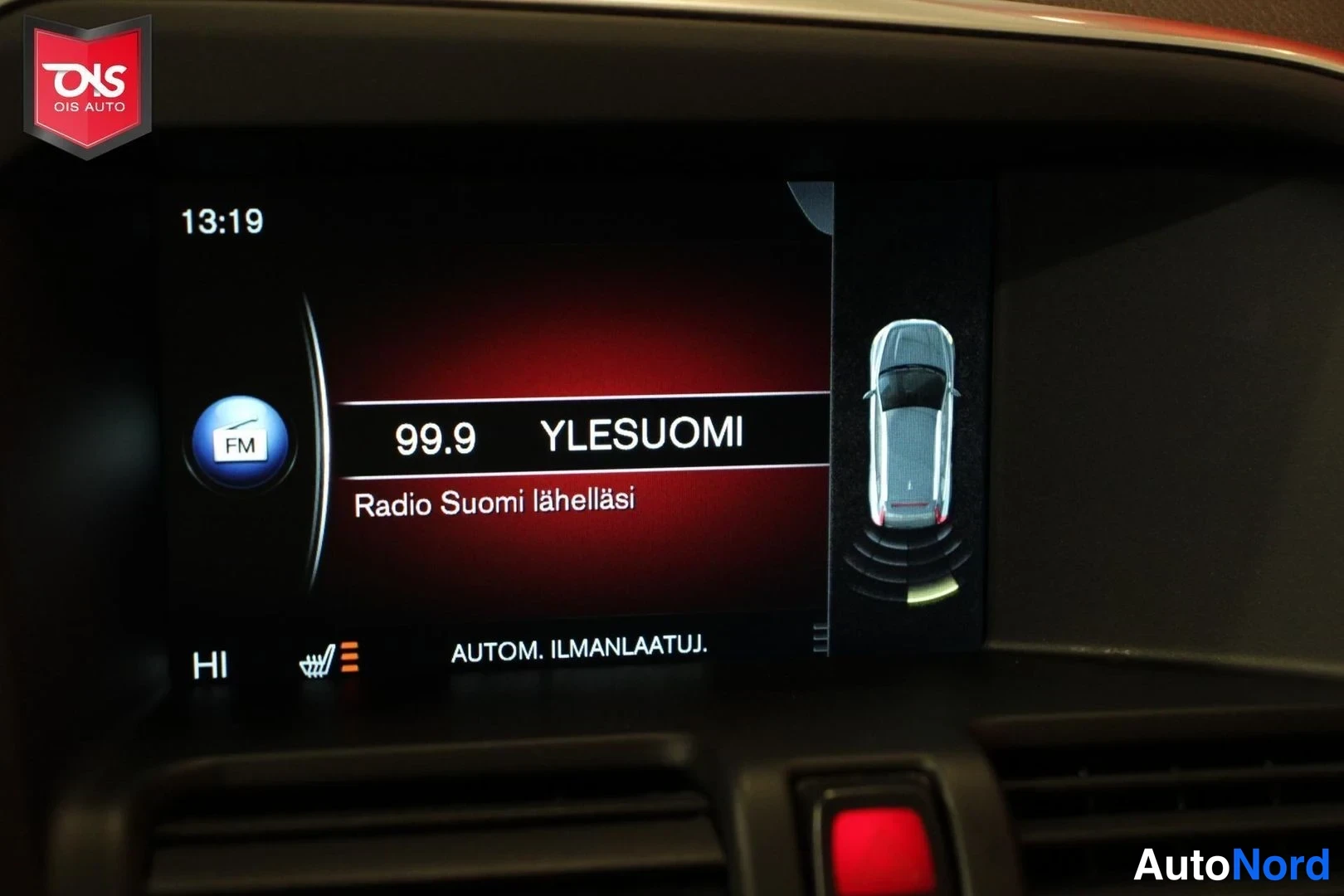Valkoinen Volvo XC60 2015, yksityiskohta, kuva 17