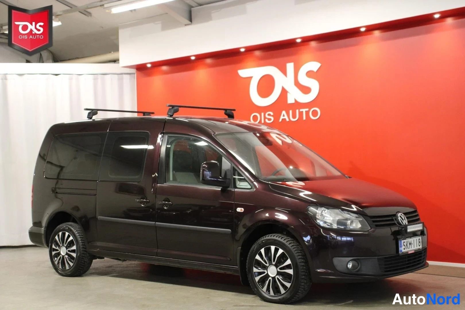 Violetti Volkswagen Caddy 2011, etuviisto, keula oikealle, kuva 4