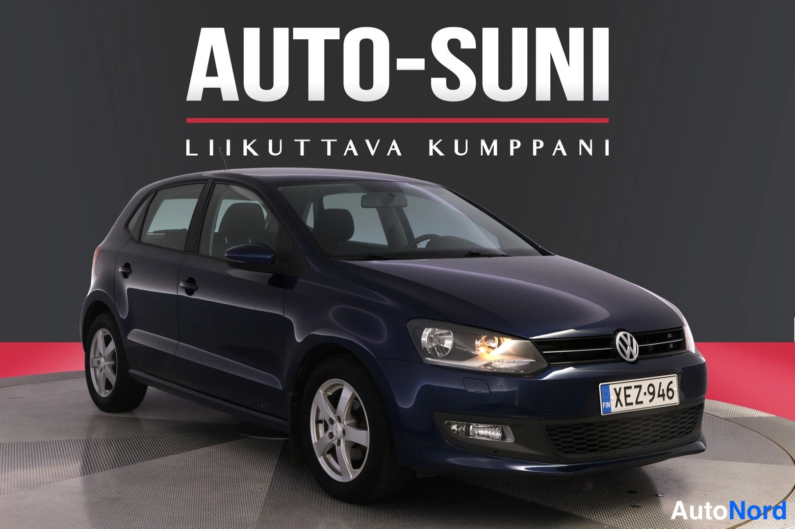 Sininen Volkswagen Polo 2011, etuviisto, keula oikealle, kuva 2