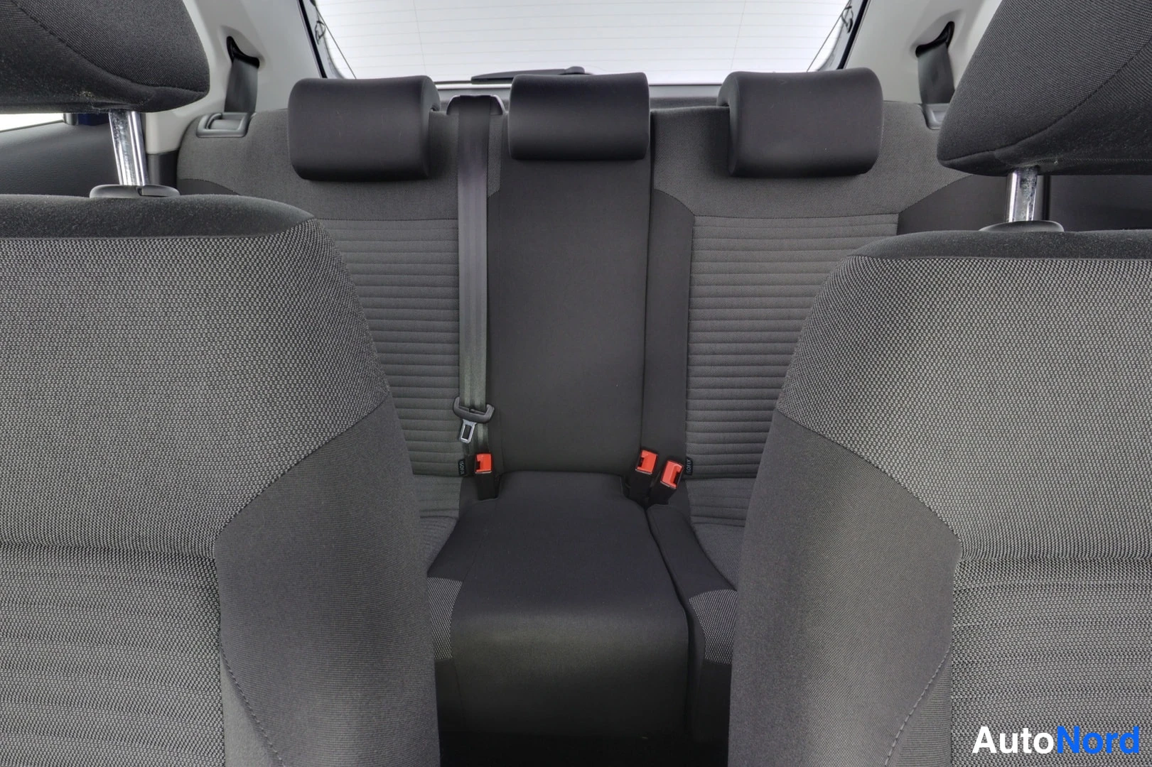 Sininen Volkswagen Polo 2011, takaistuimet, kuva 10