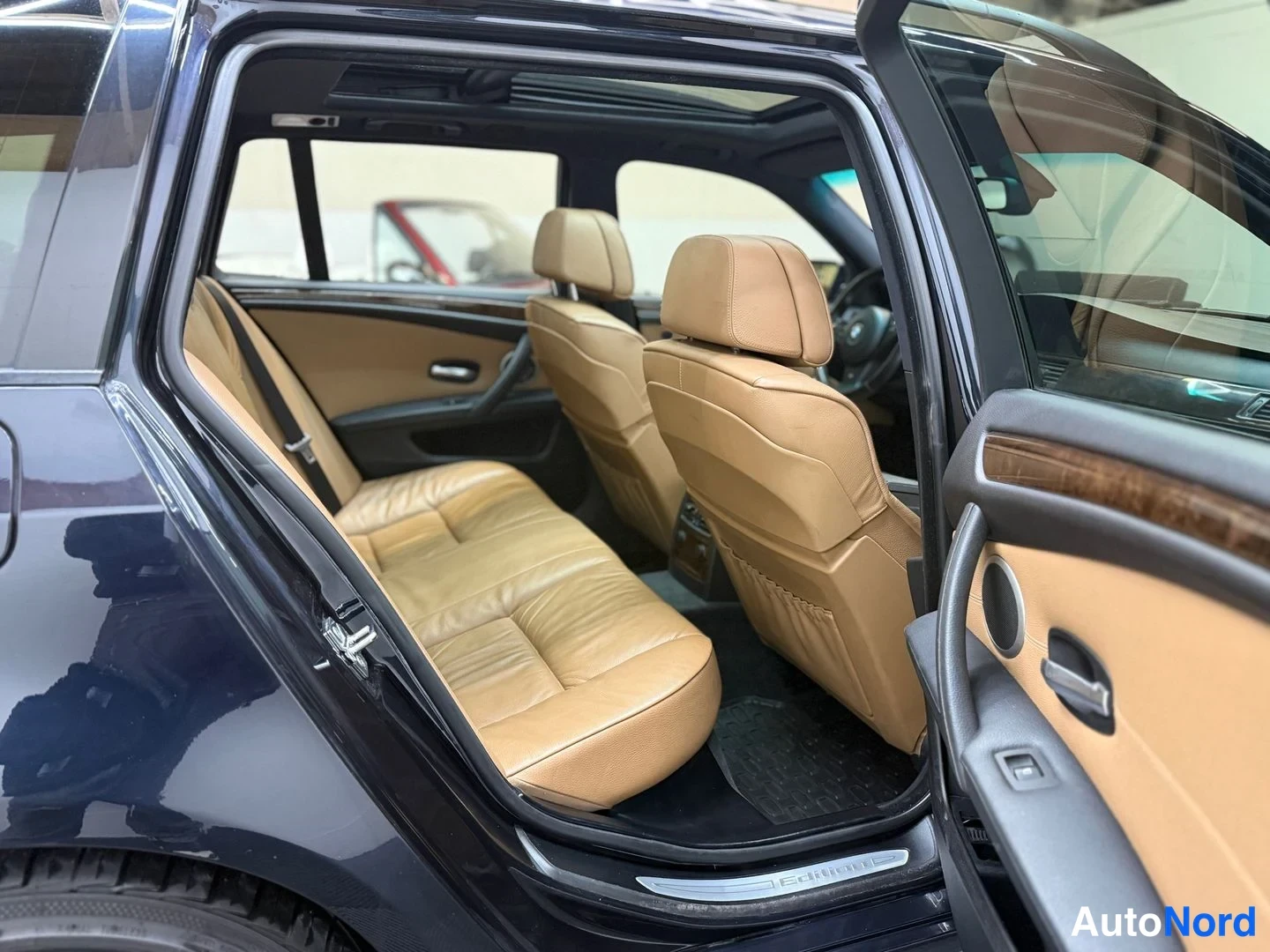 Sininen BMW 535d 2008, takaistuimet, kuva 29