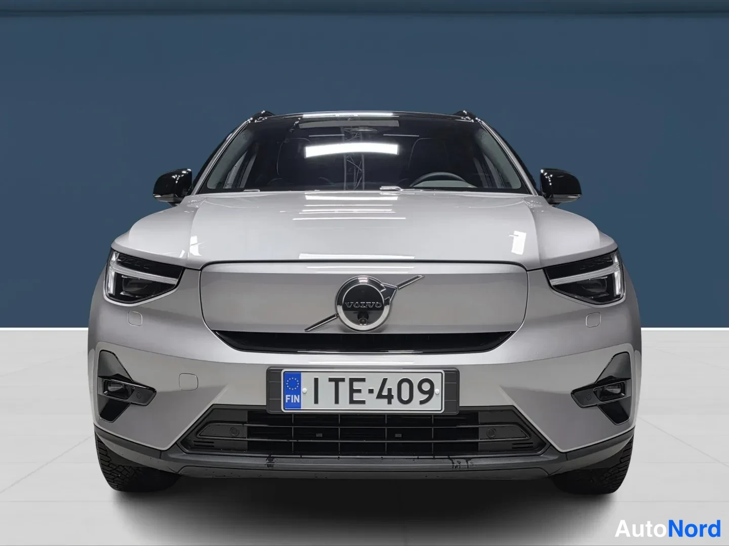 Hopea Volvo EX40 2027, edestä, kuva 3