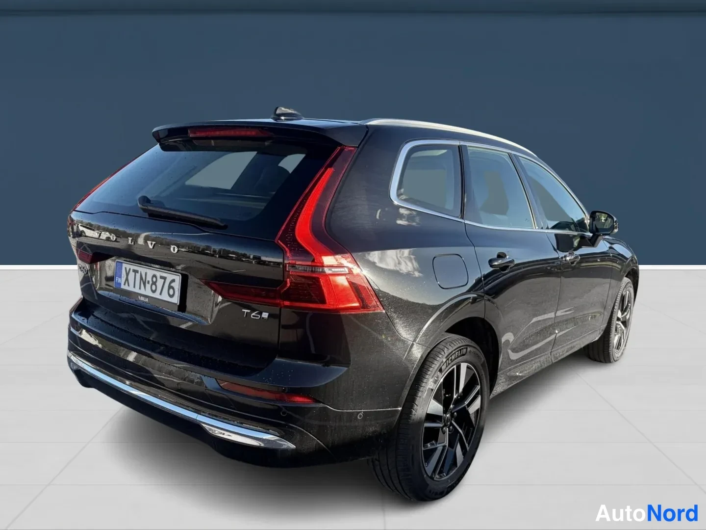 Musta Volvo XC60 2026, takaviisto, kuva 5