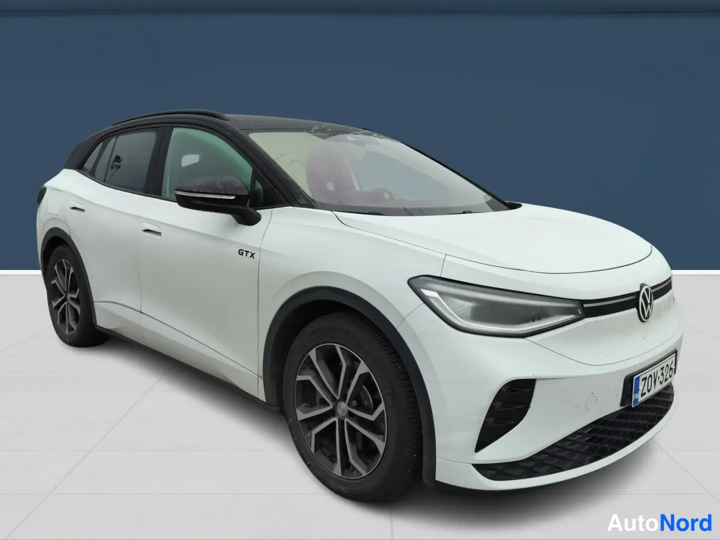 Valkoinen Volkswagen ID.4 2023, etuviisto, keula oikealle, kuva 3