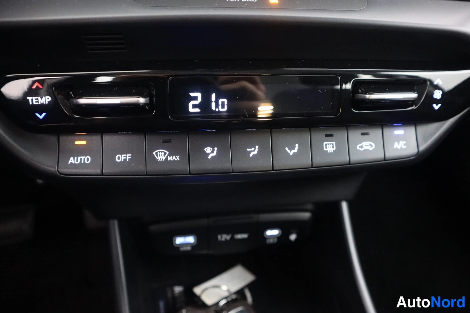 Musta Hyundai i20 2025, yksityiskohta, kuva 22