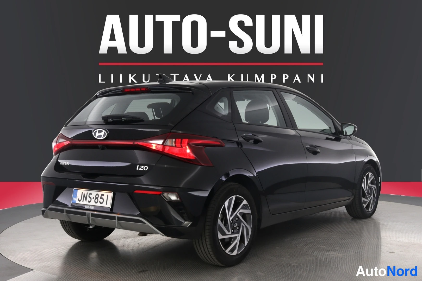 Musta Hyundai i20 2025, takaviisto, kuva 5