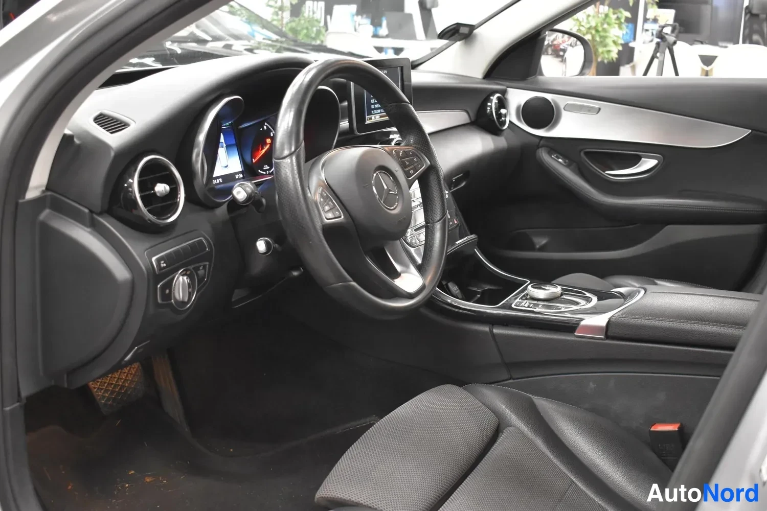 Grey Mercedes-Benz C 350 e 2018, cockpit, photo 4