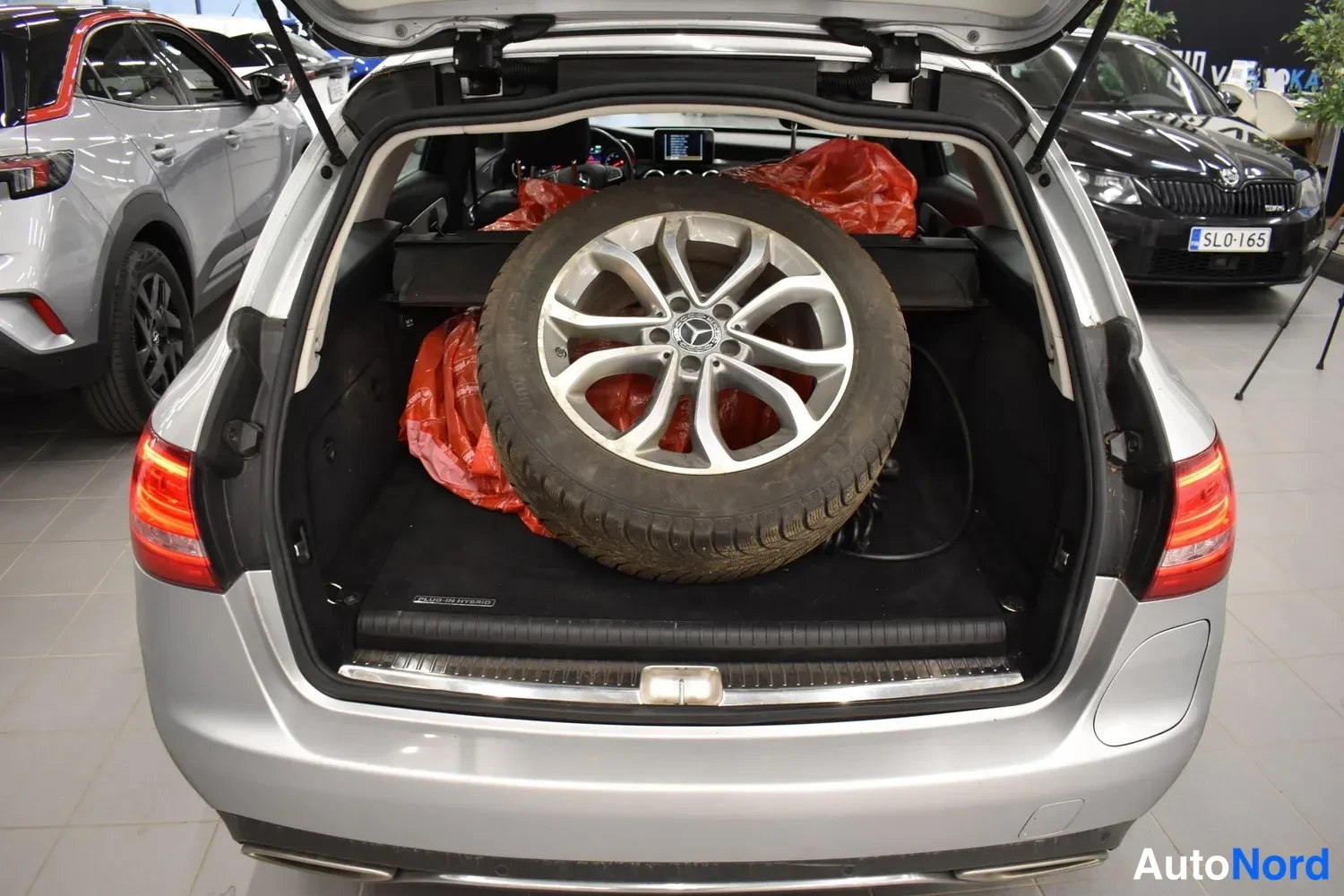 Grey Mercedes-Benz C 350 e 2018, boot, photo 8