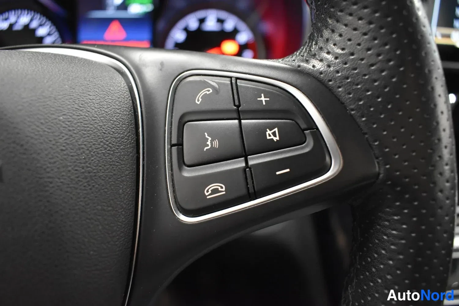 Grey Mercedes-Benz C 350 e 2018, detail, photo 10