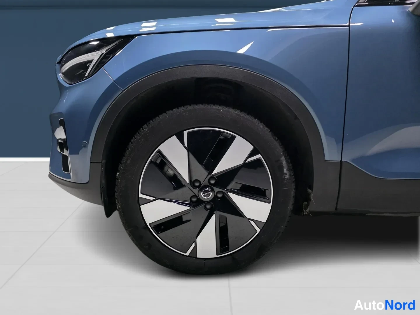 Sininen Volvo XC40 2024, yksityiskohta, kuva 18