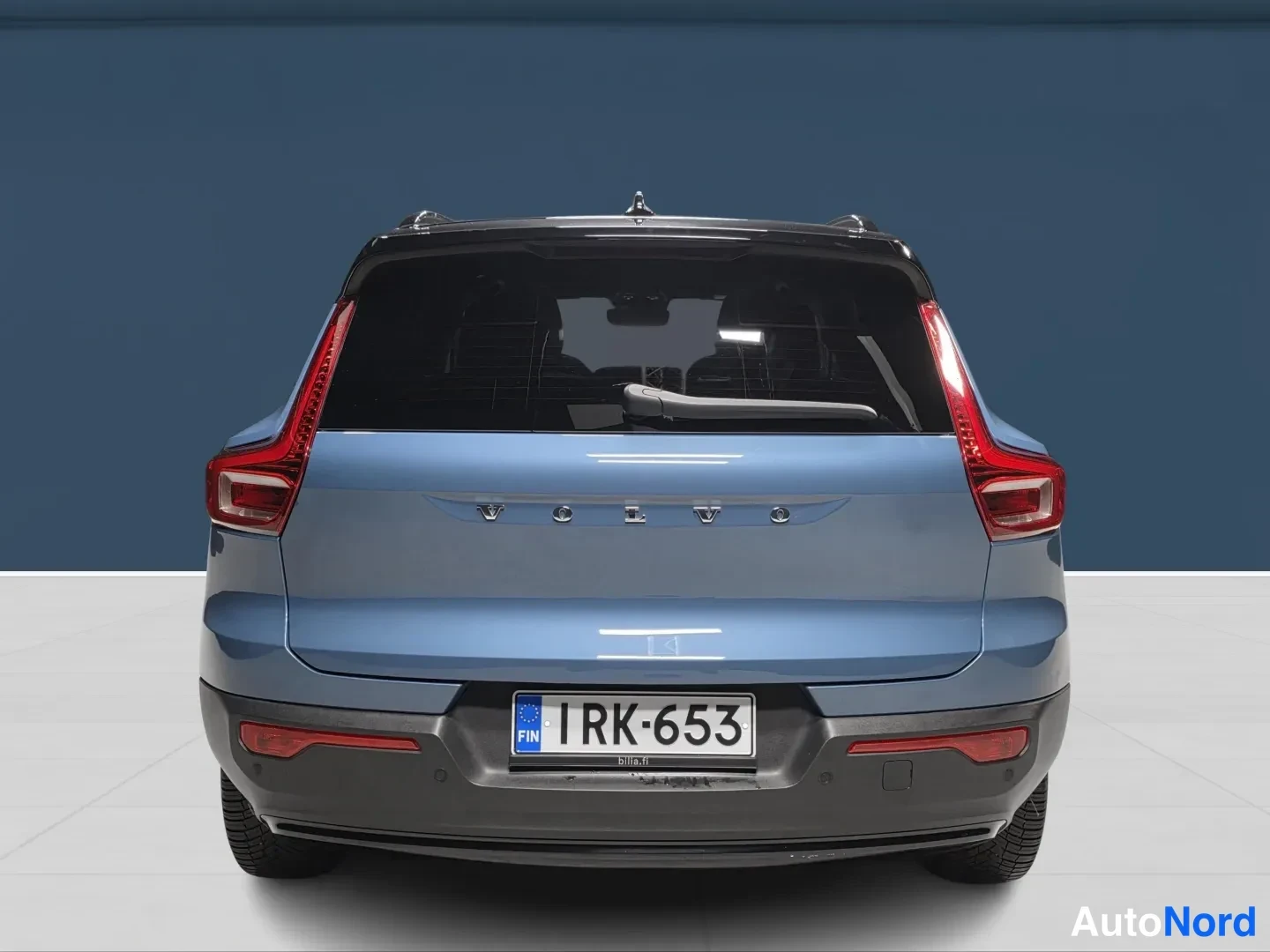 Sininen Volvo XC40 2024, takaa, kuva 7