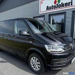 Musta Volkswagen Transporter 2019, etuviisto, keula oikealle, kuva 2