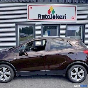 Ruskea Opel Mokka 2015, sivulta, kuva 5