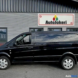 Musta Mercedes-Benz Vito 2014, sivulta, kuva 5