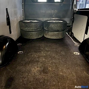 Musta Mercedes-Benz Vito 2014, tavaratila, kuva 8