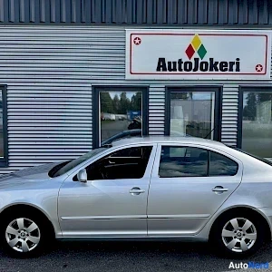 Hopea Skoda Octavia 2012, sivulta, kuva 4