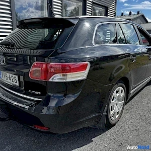 Musta Toyota Avensis 2010, takaviisto, kuva 6