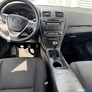 Musta Toyota Avensis 2010, ohjaamo, kuva 8