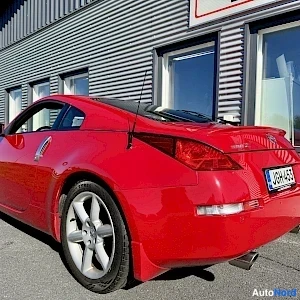 Punainen Nissan 350Z 2005, takaviisto, kuva 6
