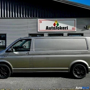 Ruskea Volkswagen Transporter 2018, sivulta, kuva 4