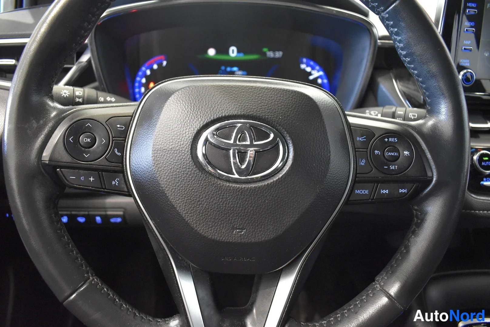 Ruskea Toyota Corolla 2021, yksityiskohta, kuva 22