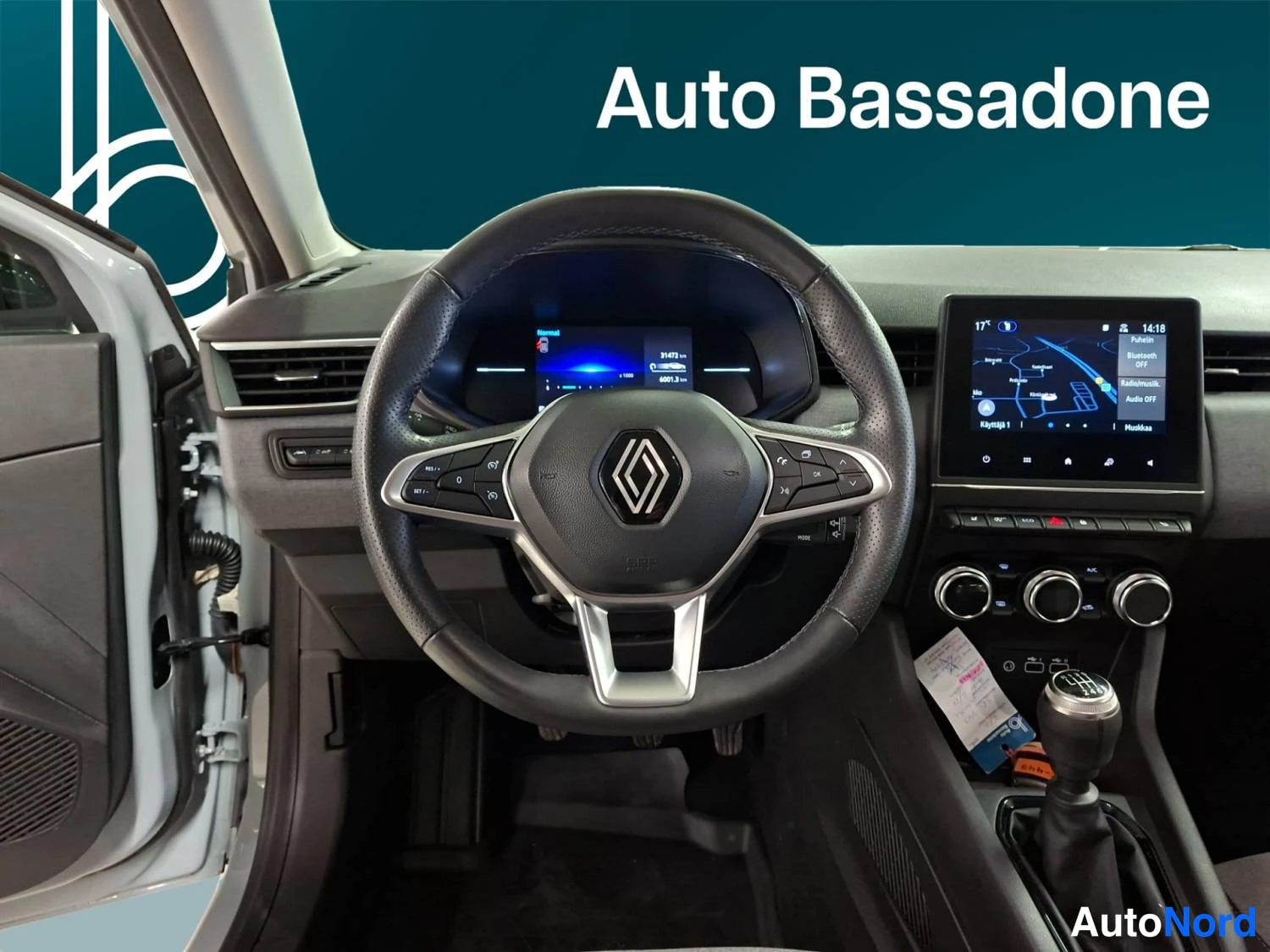 Hopea Renault Clio 2024, ohjaamo, kuva 13