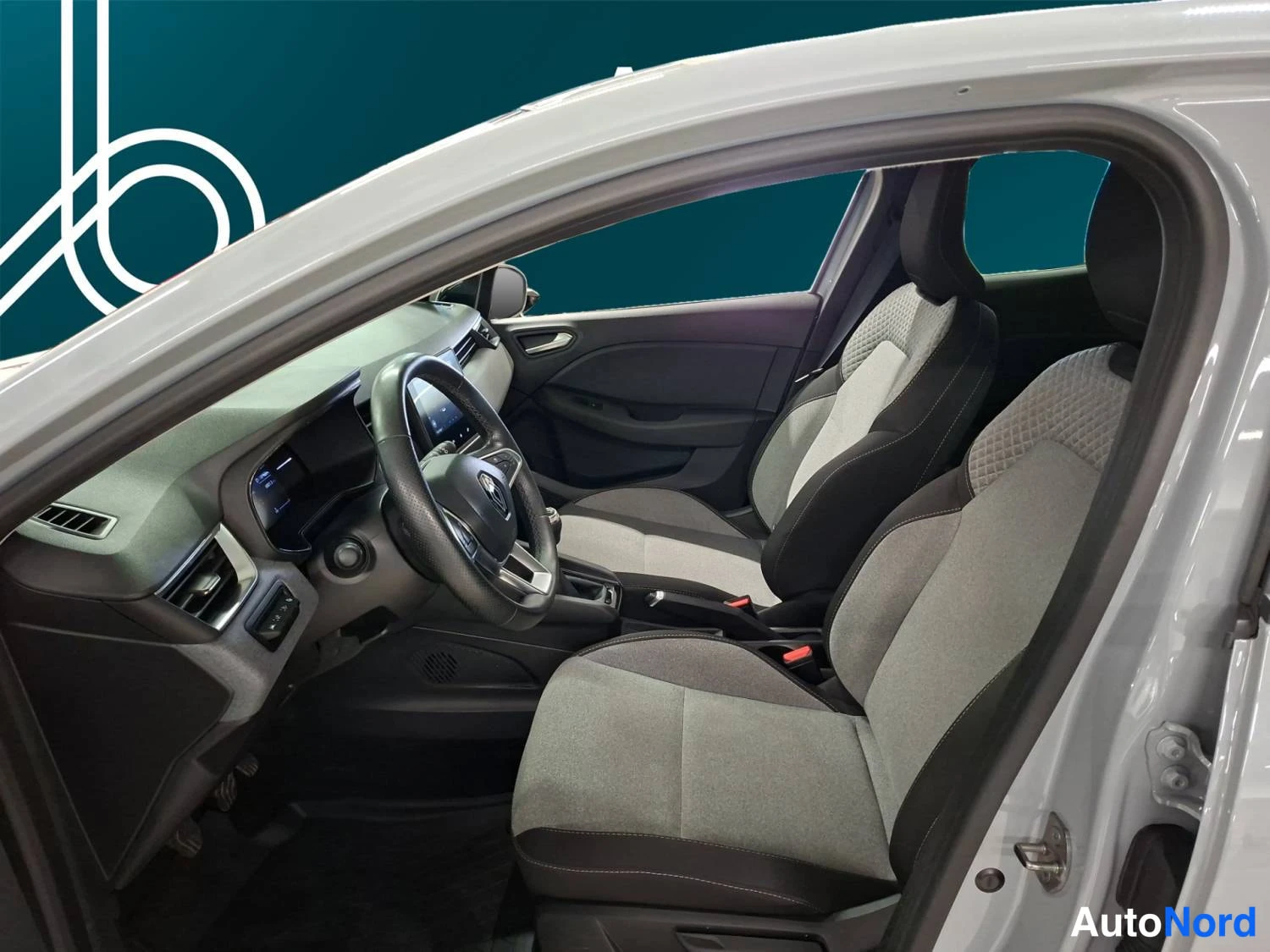 Hopea Renault Clio 2024, ohjaamo, kuva 9
